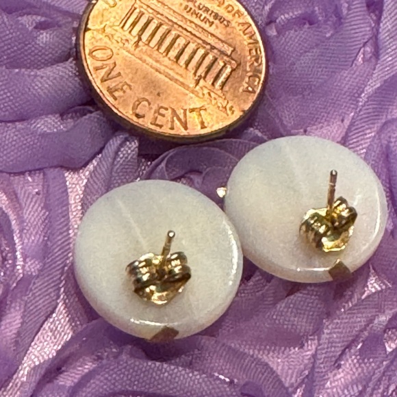 Mother of pearl disc earrings w/ 14k gold diamond- cut accents & posts - Picture 3 of 6
